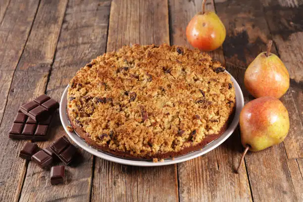 Crumble poire chocolat au four