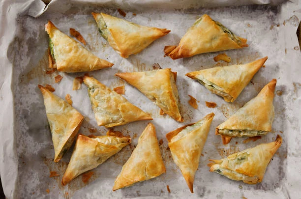 Spanakopita - Feuilletés triangulaires épinards feta