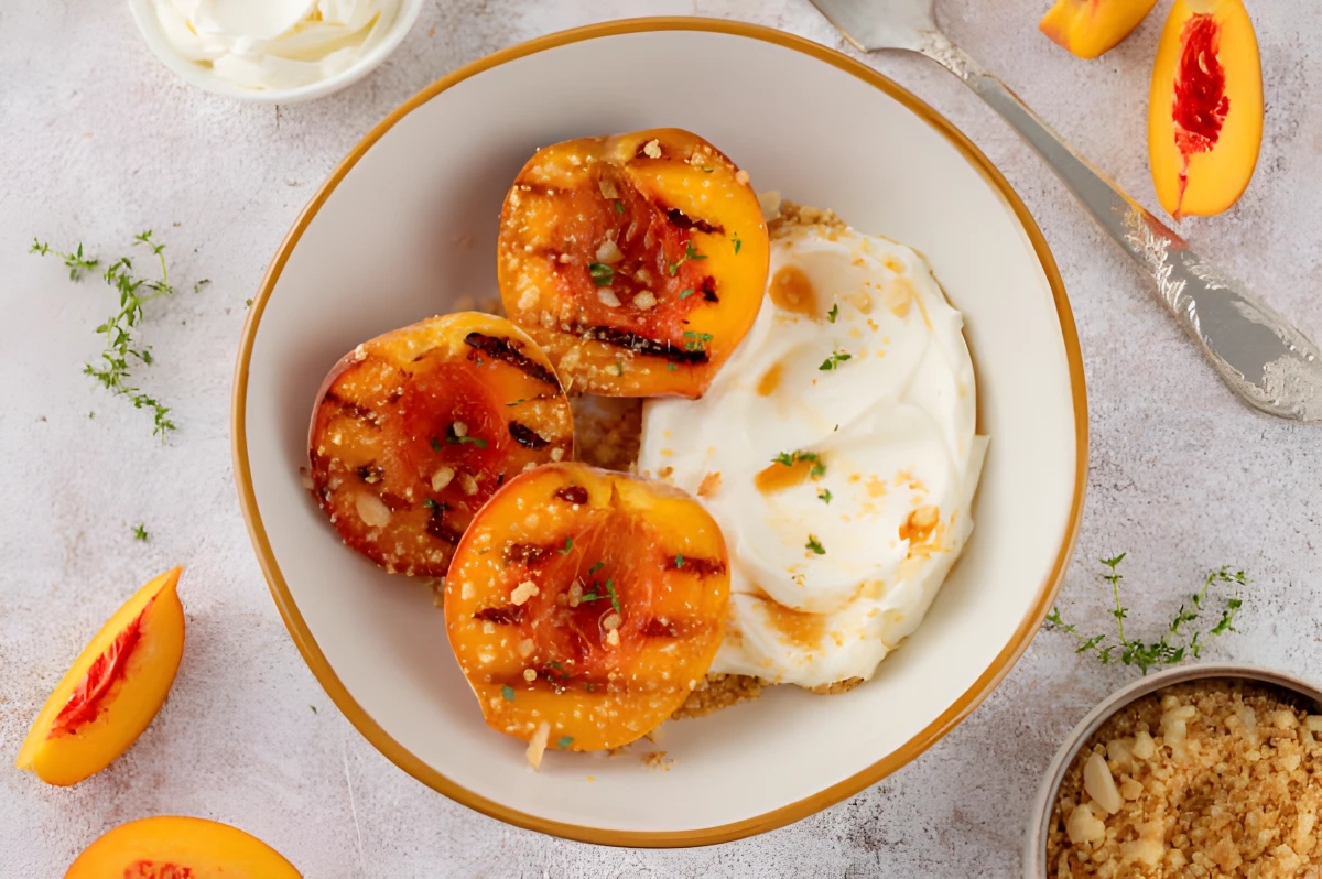 Image de la recette de Pêches grillées au miel et crème mascarpone