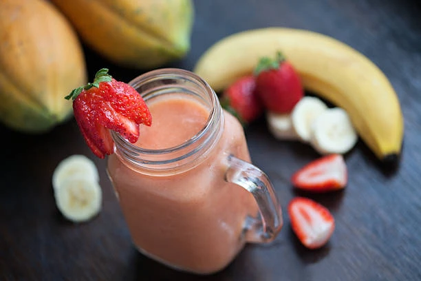 Smoothie à la banane fraise et papaye
