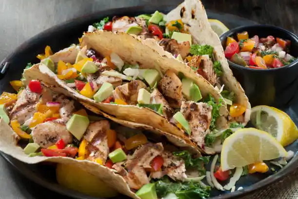Tacos de saumon grillé