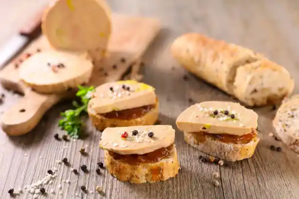 Foie gras sur pain de campagne