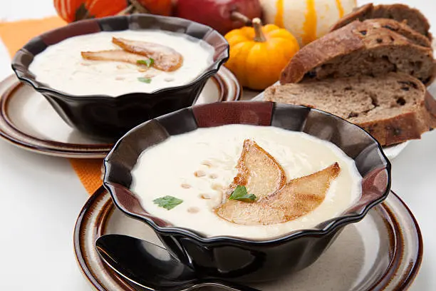 Soupe de poire au panais grillé