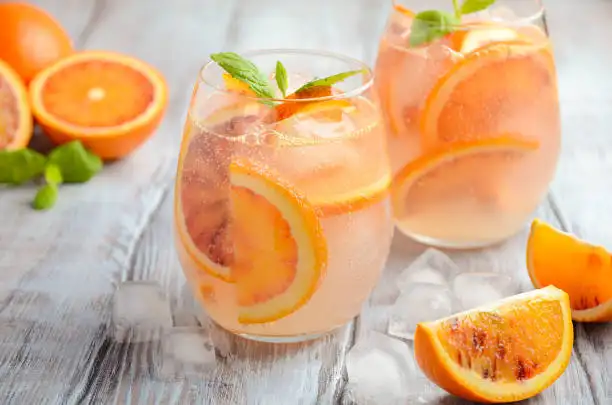 Spritz sans alcool à l’orange sanguine